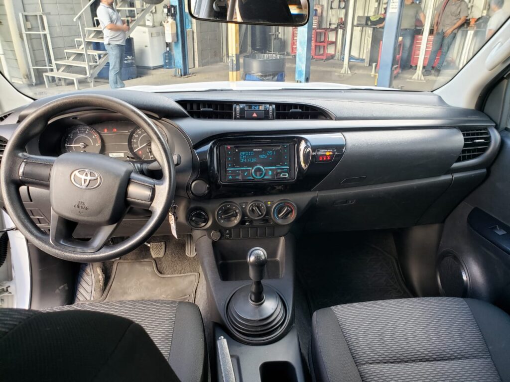 Toyota Hilux 2023 - Foto 3